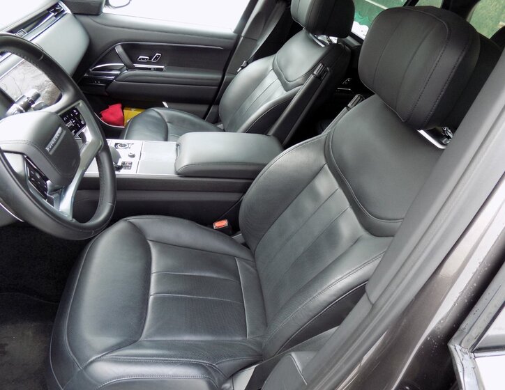 Land Rover Range Rover SUV 4,4 l 390 kw