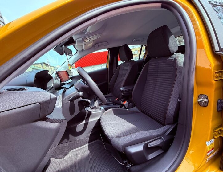 Peugeot 208 Hatchback 1,2 l 55 kw