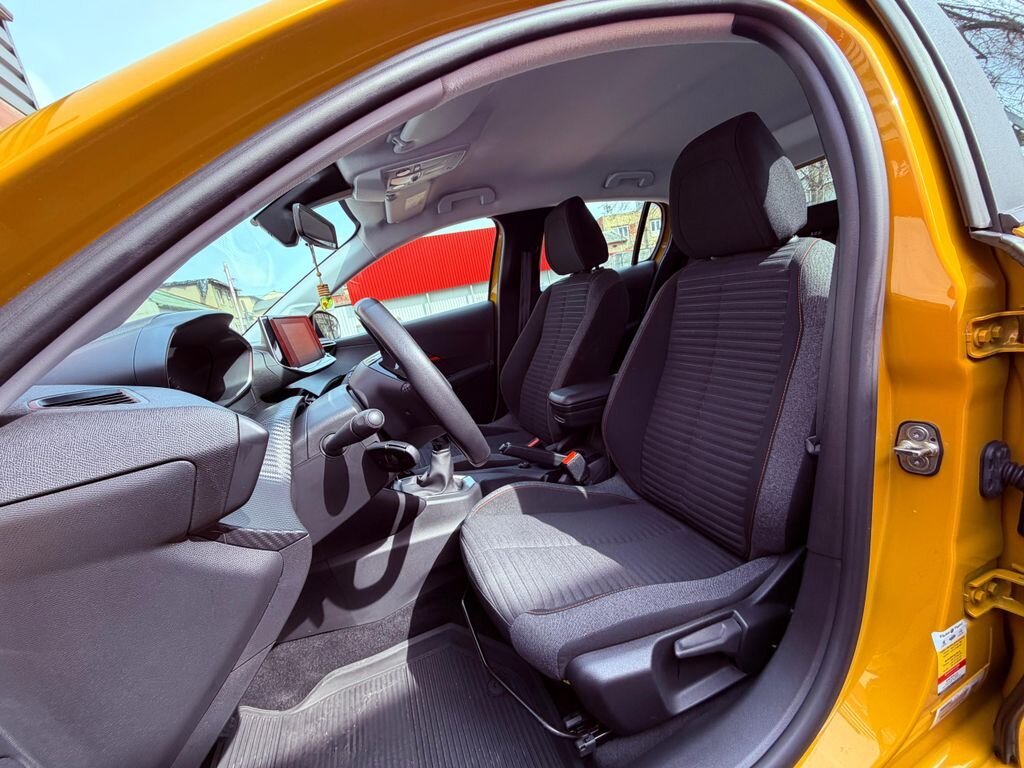 Peugeot 208 Hatchback 1,2 l 55 kw