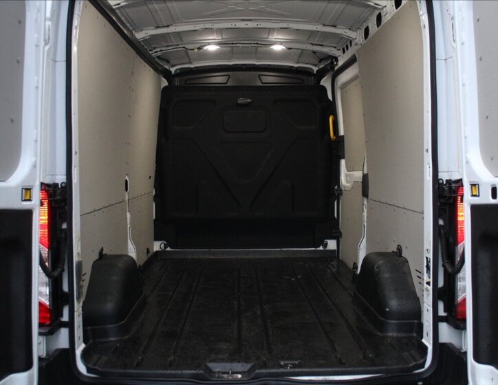 Ford Transit 18