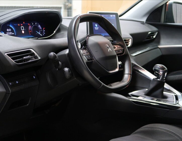 Peugeot 5008 MPV 1,5 l 96 kw