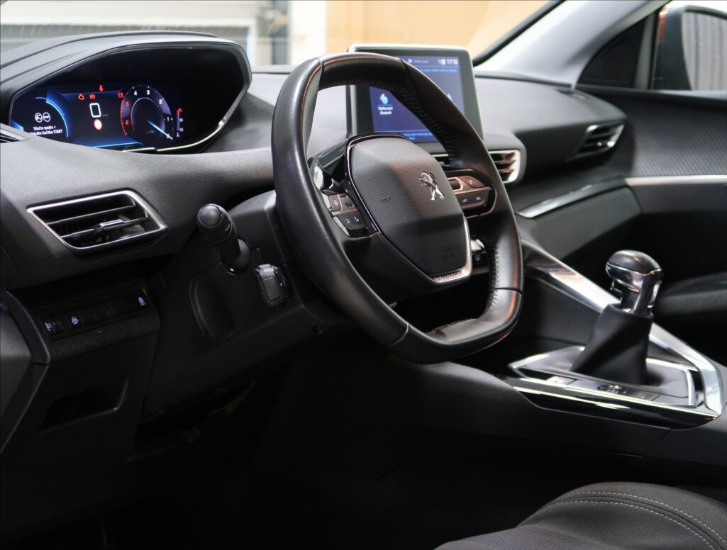 Peugeot 5008 MPV 1,5 l 96 kw