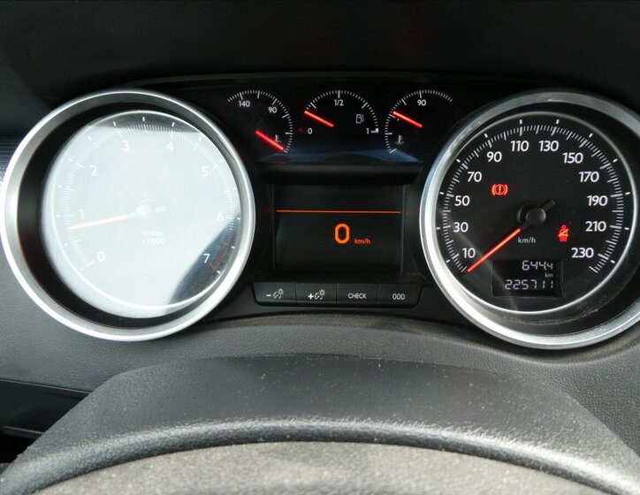 Peugeot 508 Sedan / Limuzína 1,6 l 115 kw