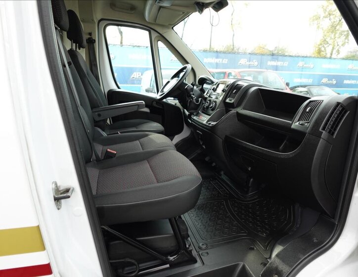 Peugeot Boxer Ostatní 2,2 l 121 kw