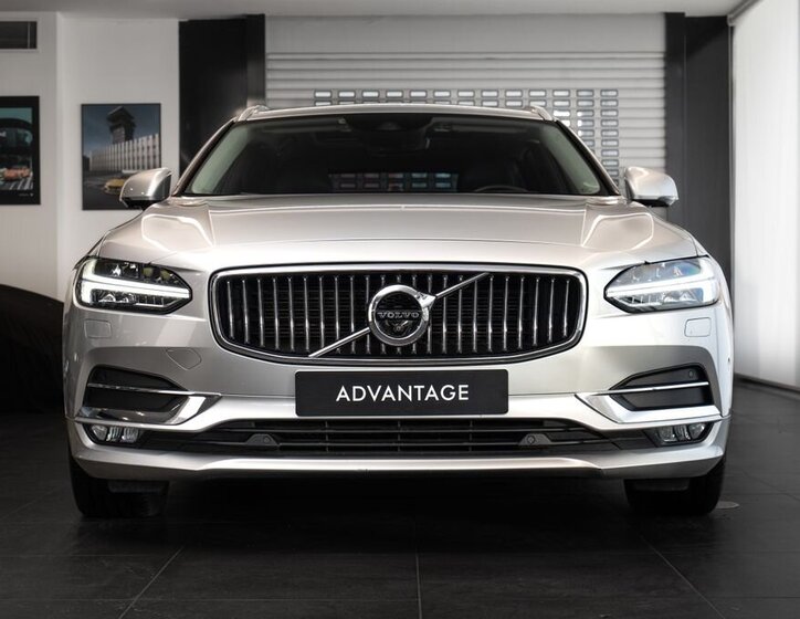 Volvo V90 2