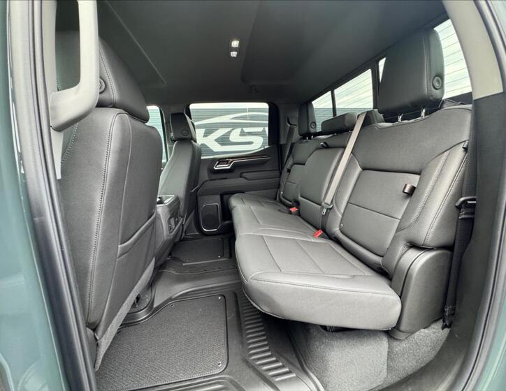 Chevrolet Silverado 25