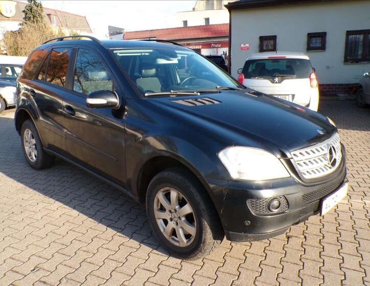 Mercedes-Benz Třídy M Kombi 3,5 l 200 kw