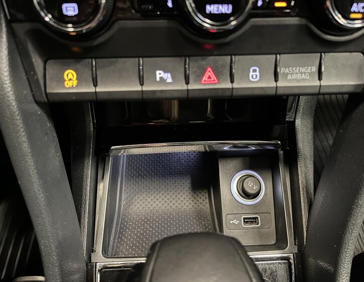 Škoda Karoq SUV 1,5 l 110 kw