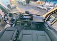 Mercedes-Benz Sprinter 13