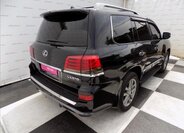 Lexus LX 570 7