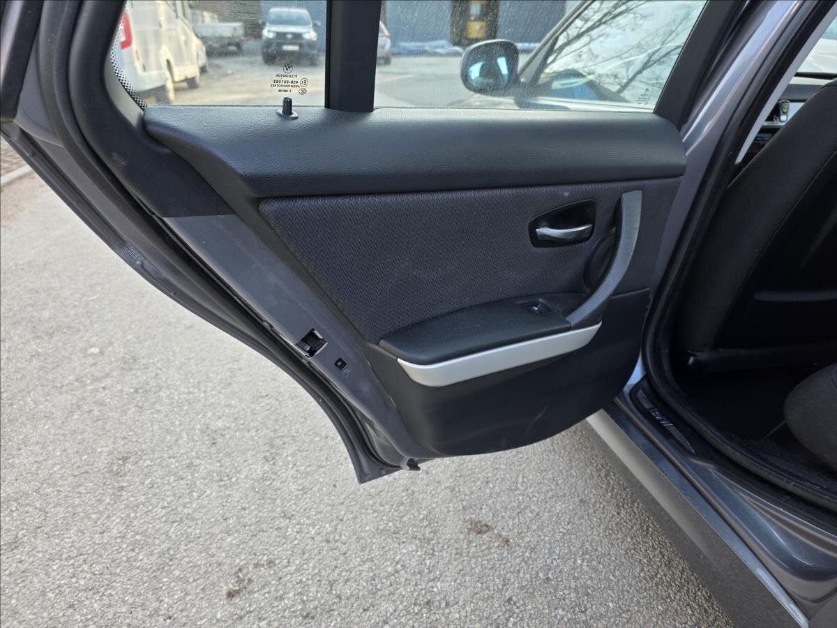 BMW Řada 3 Kombi 2,0 l 105 kw