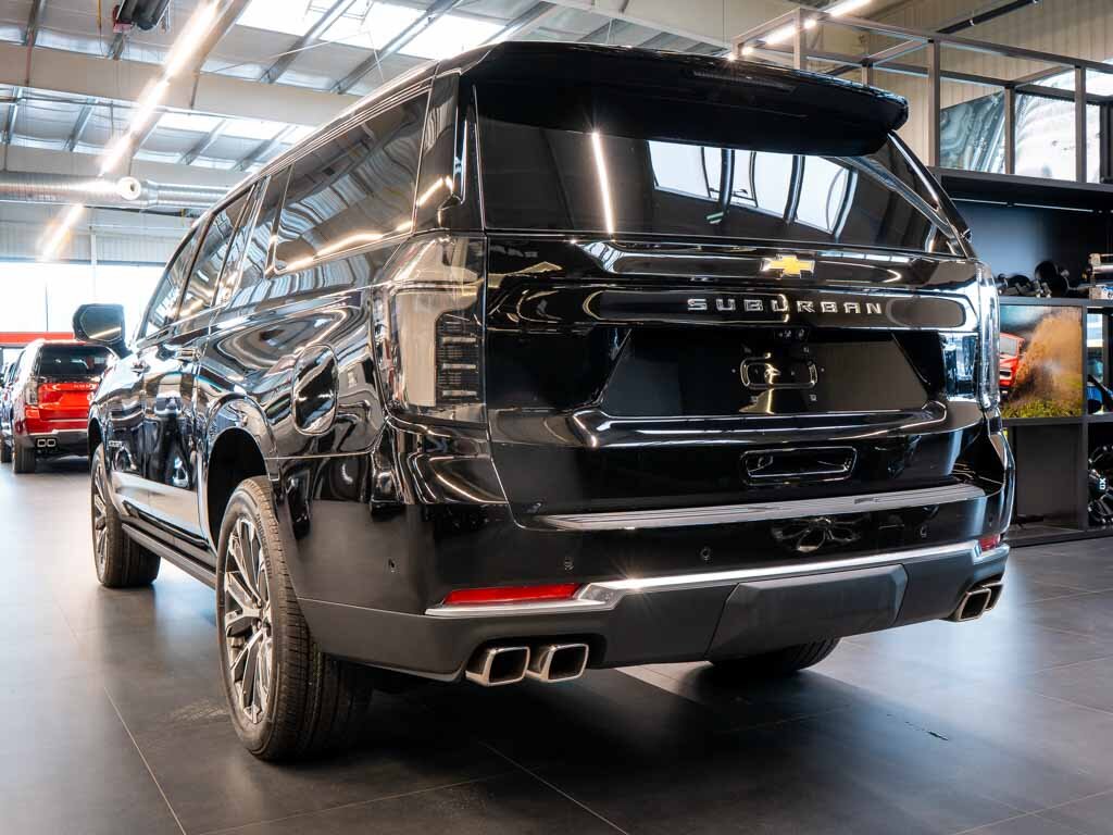 Chevrolet Suburban SUV 6,2 l 313 kw