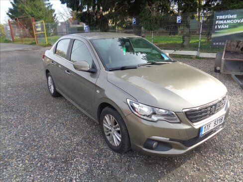 Peugeot 301 Sedan 1,6 l 73 kw
