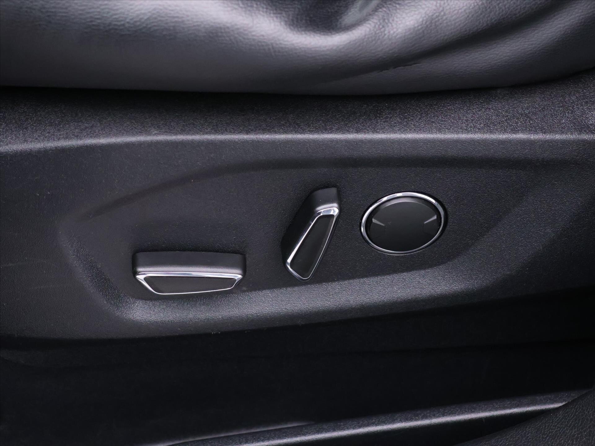 Ford S-MAX MPV 2,0 l 110 kw