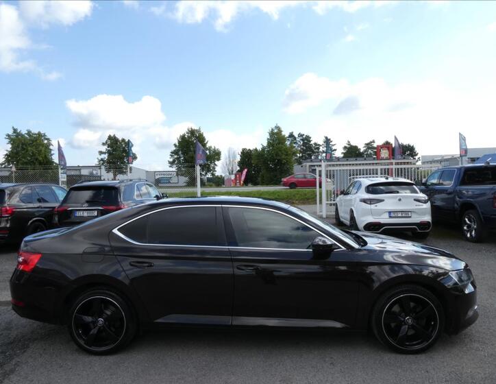Škoda Superb 12