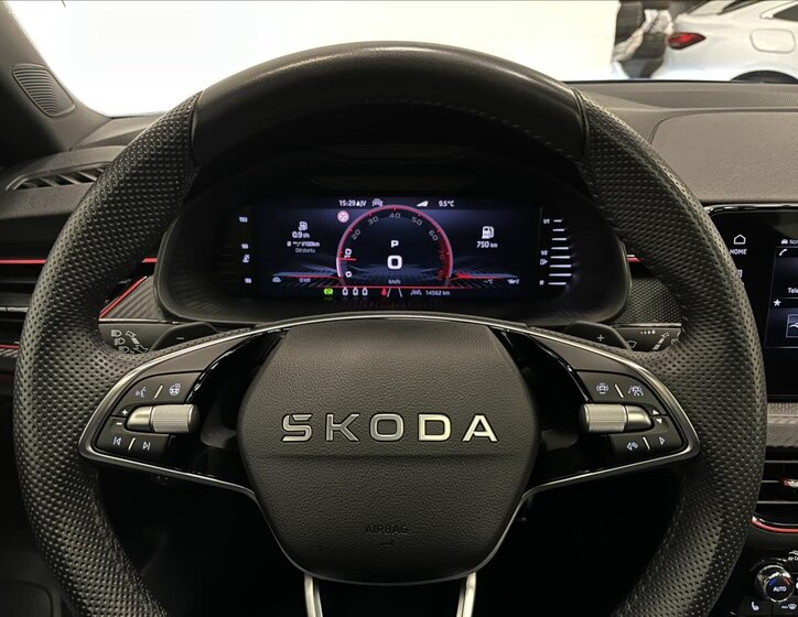 Škoda Kamiq CUV / Crossover 1,5 l 110 kw