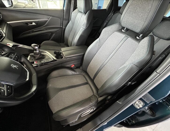 Peugeot 3008 SUV / Terénní 1,5 l 96 kw