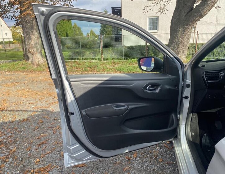 Peugeot 301 Sedan 1,2 l 53 kw