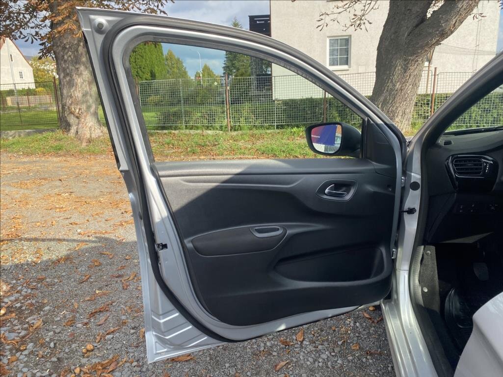 Peugeot 301 Sedan 1,2 l 53 kw