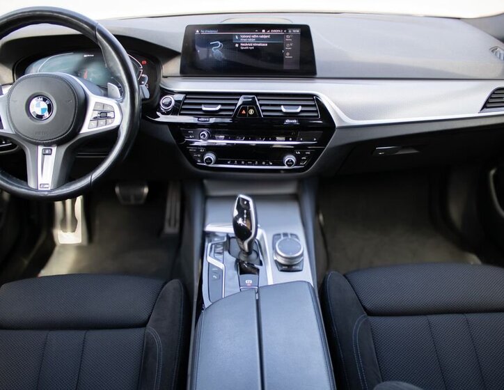 BMW Řada 5 Sedan / Limuzína 2,0 l 185 kw