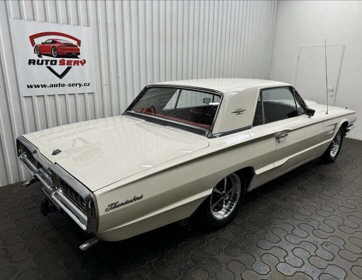 Ford Thunderbird Kupé 6,4 l 224 kw