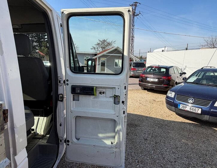 Volkswagen LT Skříň 2,5 l 70 kw