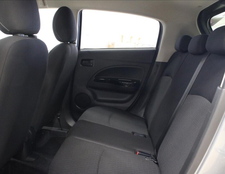 Mitsubishi Space Star Hatchback 1,2 l 59 kw