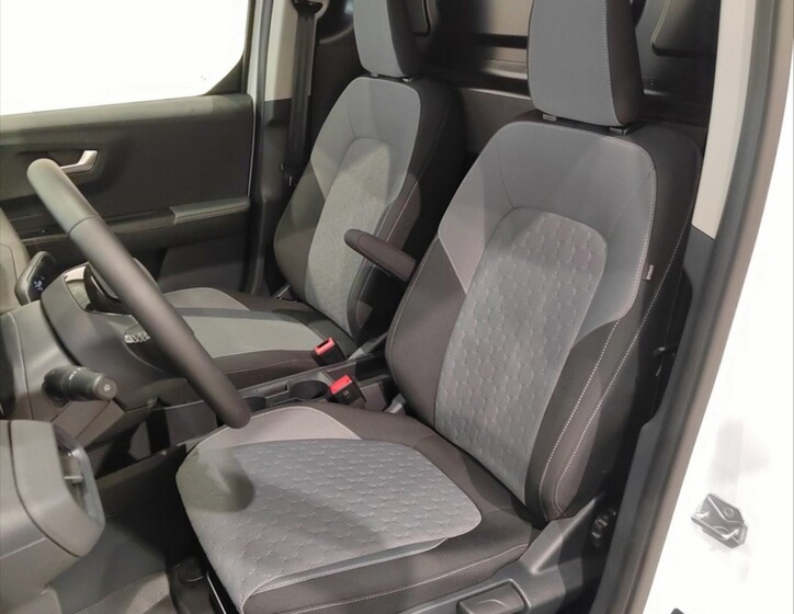 Ford Transit Courier 19