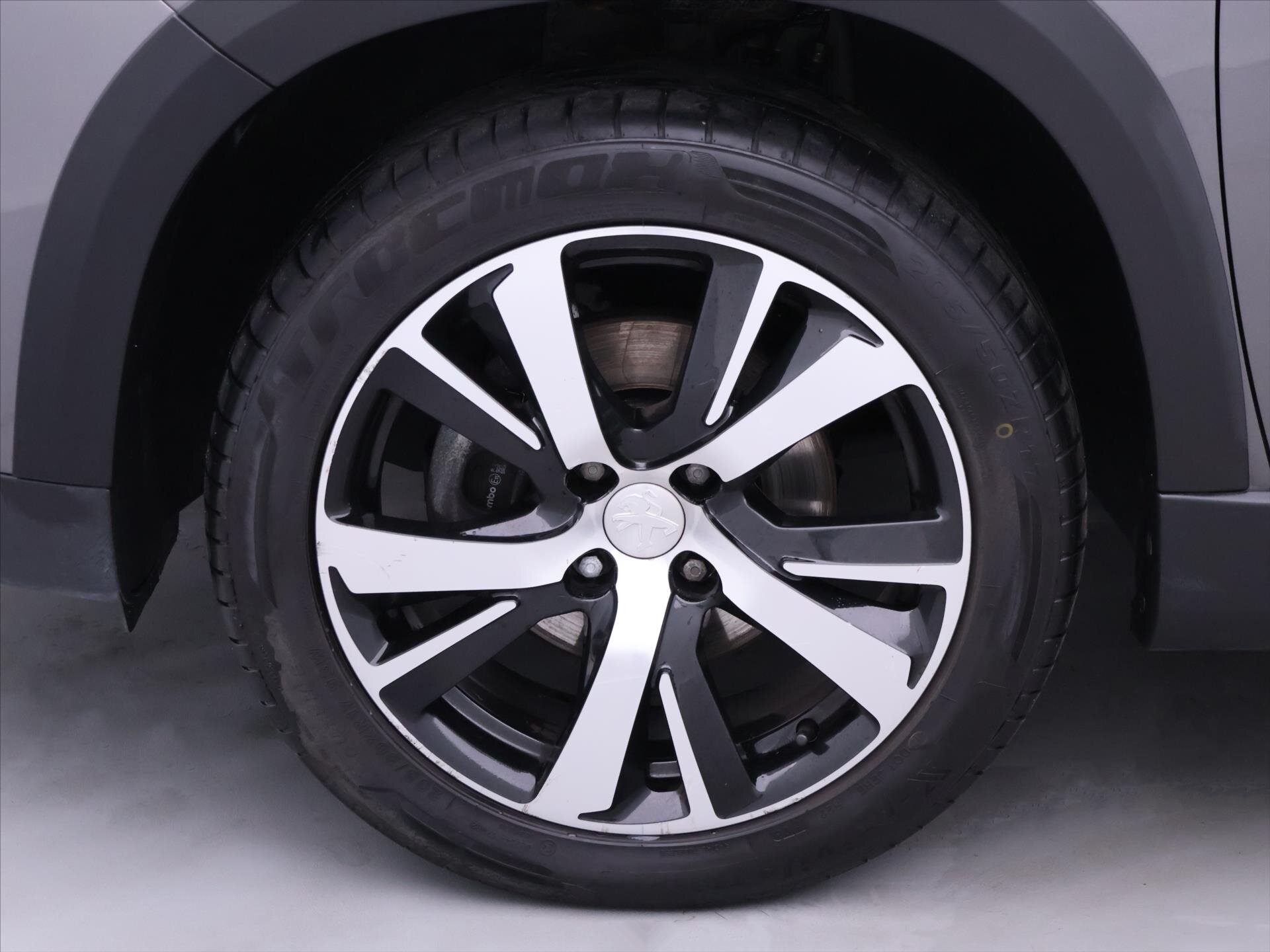 Peugeot 2008 SUV 1,2 l 81 kw