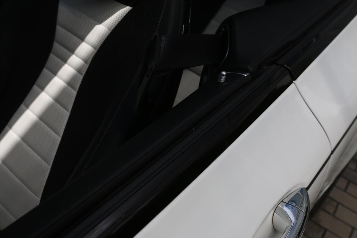 Mercedes-Benz Třídy E Kupé 2,9 l 250 kw