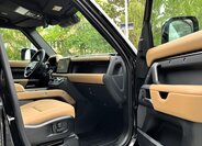 Land Rover Defender 31