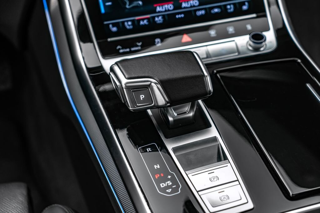 Audi Q8 SUV / Terénní 3,0 l 210 kw