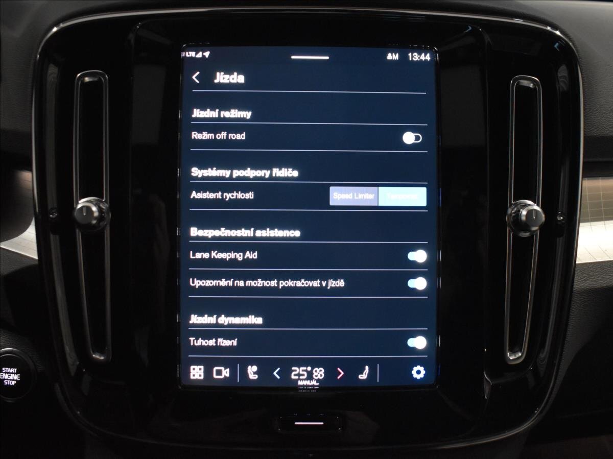 Volvo XC40 SUV 2,0 l 120 kw