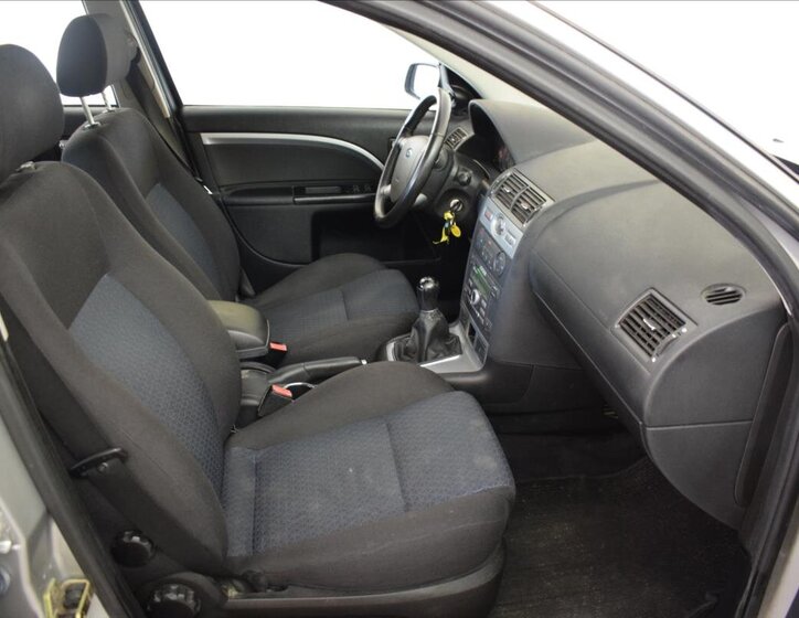 Ford Mondeo Kombi 1,8 l 92 kw