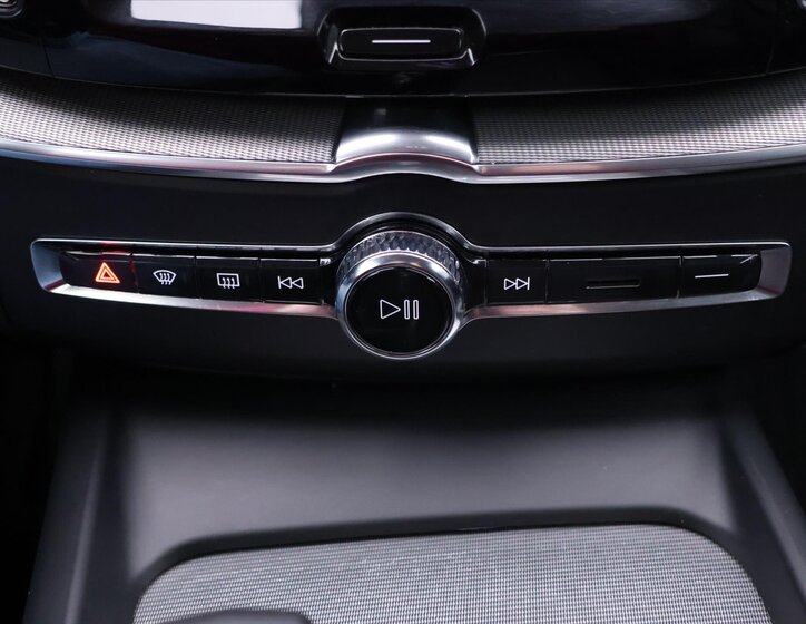 Volvo XC60 SUV / Terénní 2,0 l 173 kw