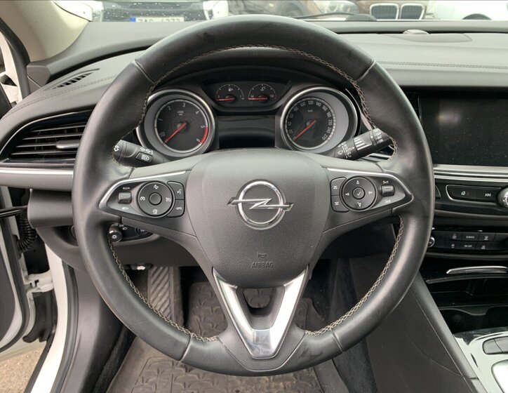Opel Insignia 10