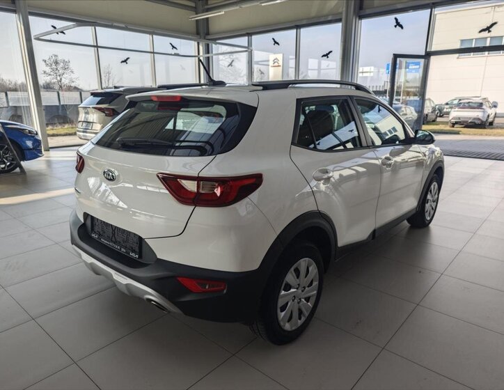KIA Stonic CUV / Crossover 1,2 l 61 kw