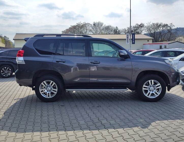 Toyota Land Cruiser SUV / Terénní 3,0 l 127 kw