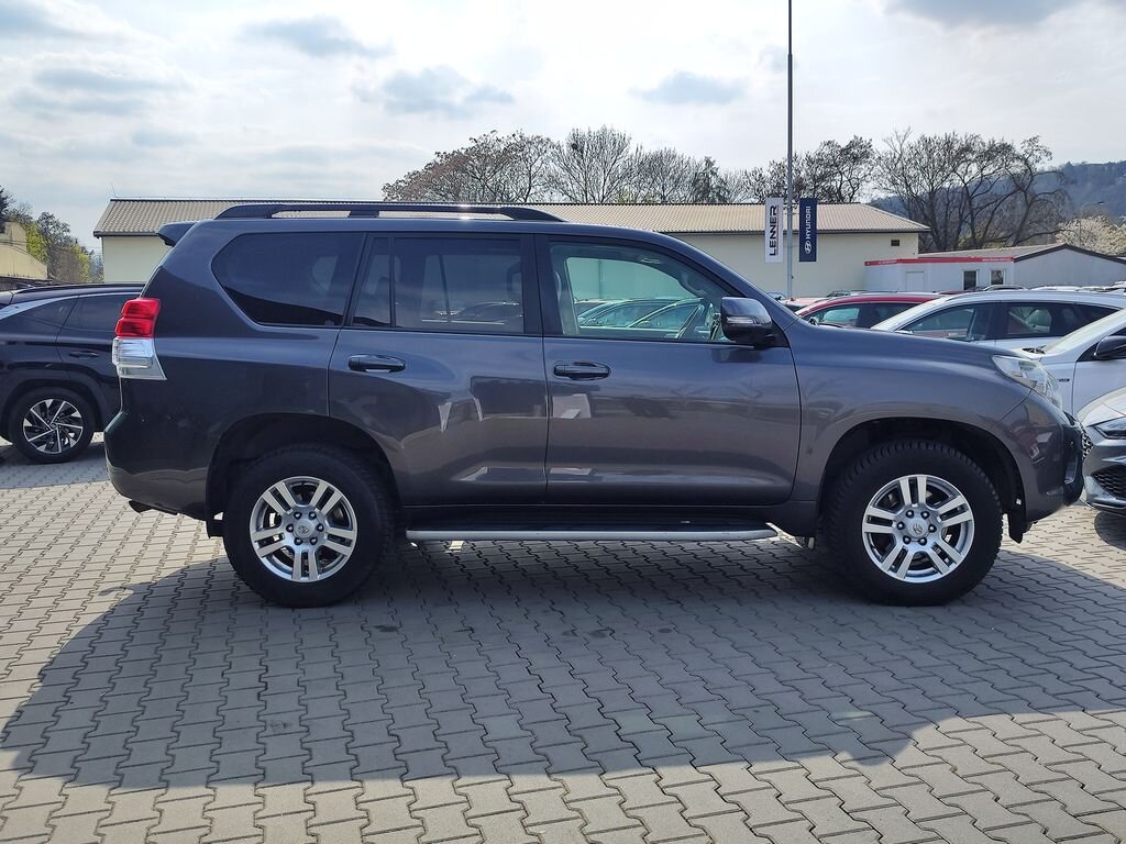 Toyota Land Cruiser SUV / Terénní 3,0 l 127 kw