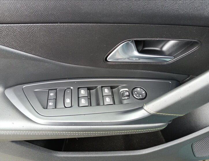 Peugeot 308 Kombi 1,5 l 96 kw