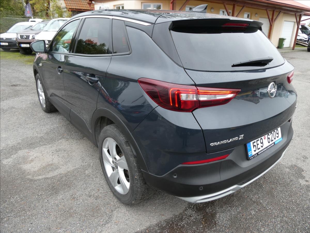 Opel Grandland X SUV / Terénní 1,2 l 96 kw