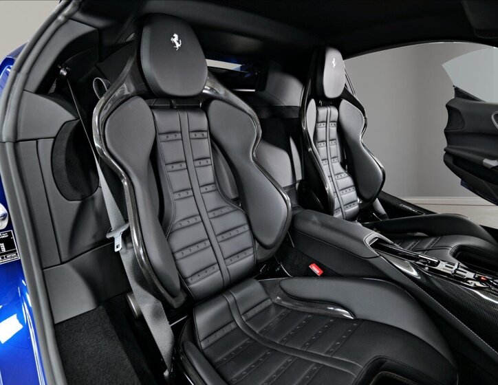 Ferrari SF90 Kupé 4,0 l 736 kw