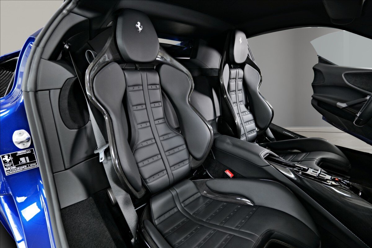 Ferrari SF90 Kupé 4,0 l 736 kw