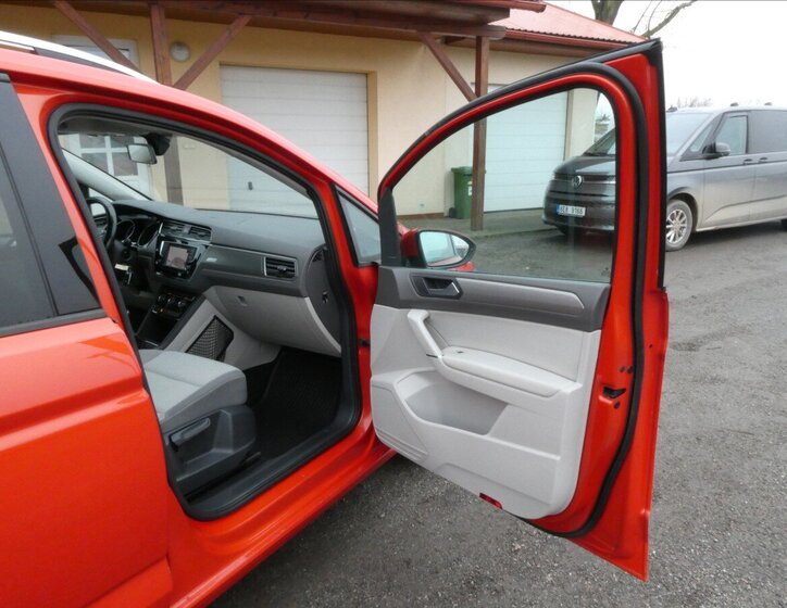 Volkswagen Touran 25