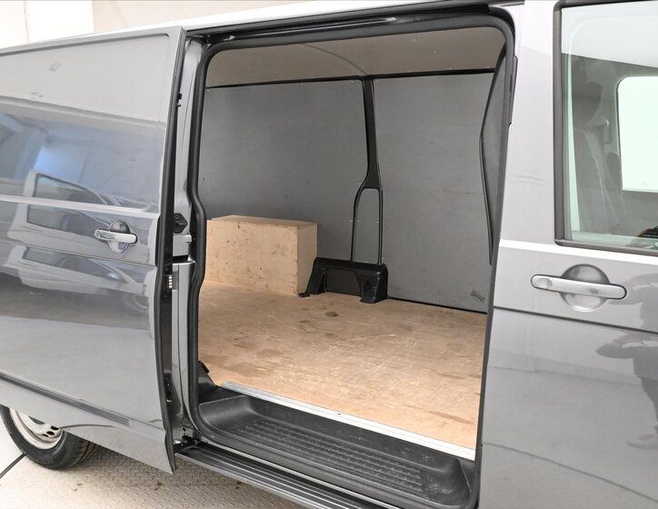 Volkswagen Transporter Skříň 2,0 l 110 kw