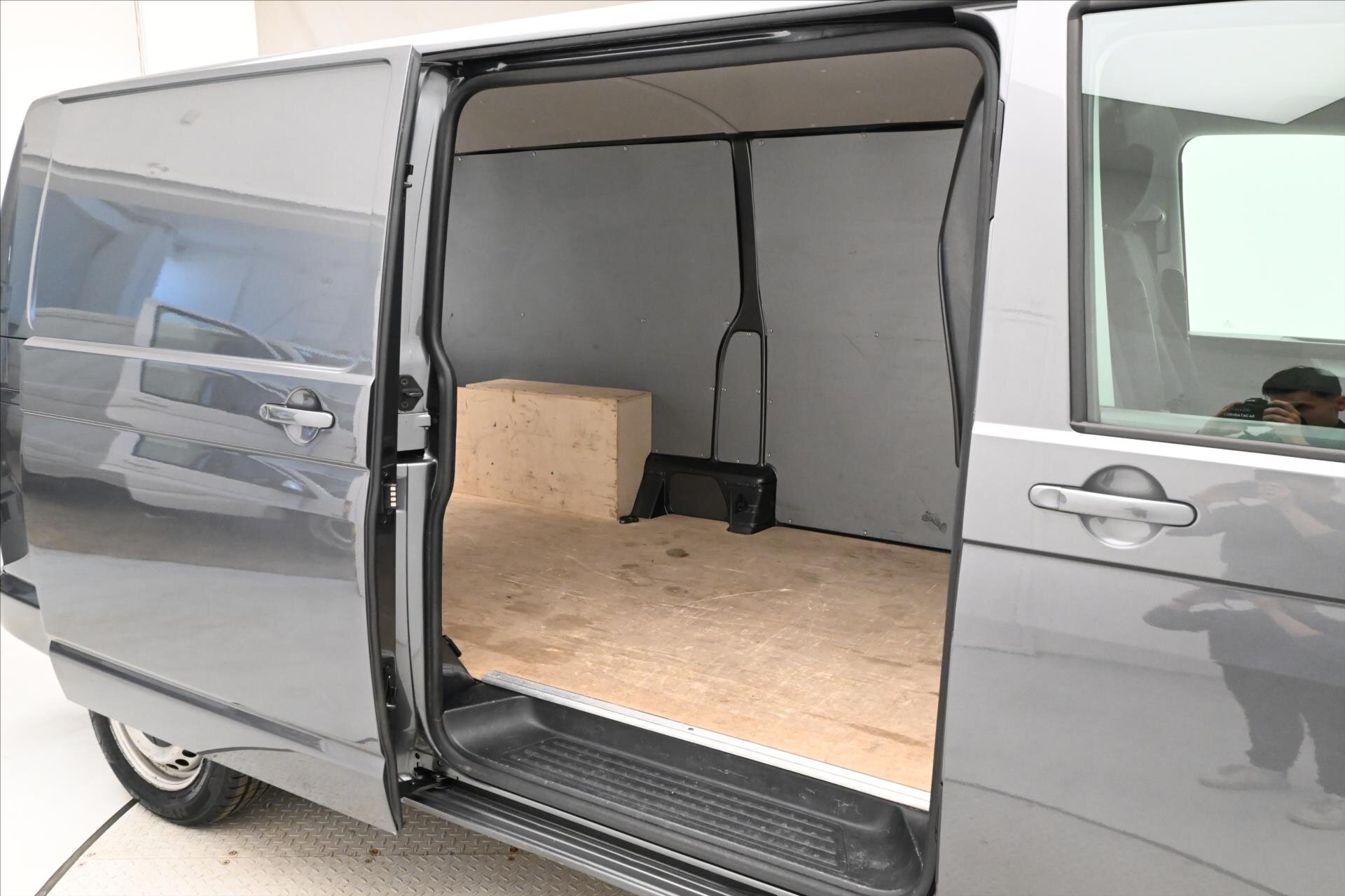 Volkswagen Transporter Skříň 2,0 l 110 kw