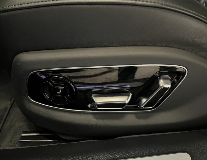 Audi S8 Sedan / Limuzína 4,0 l 420 kw