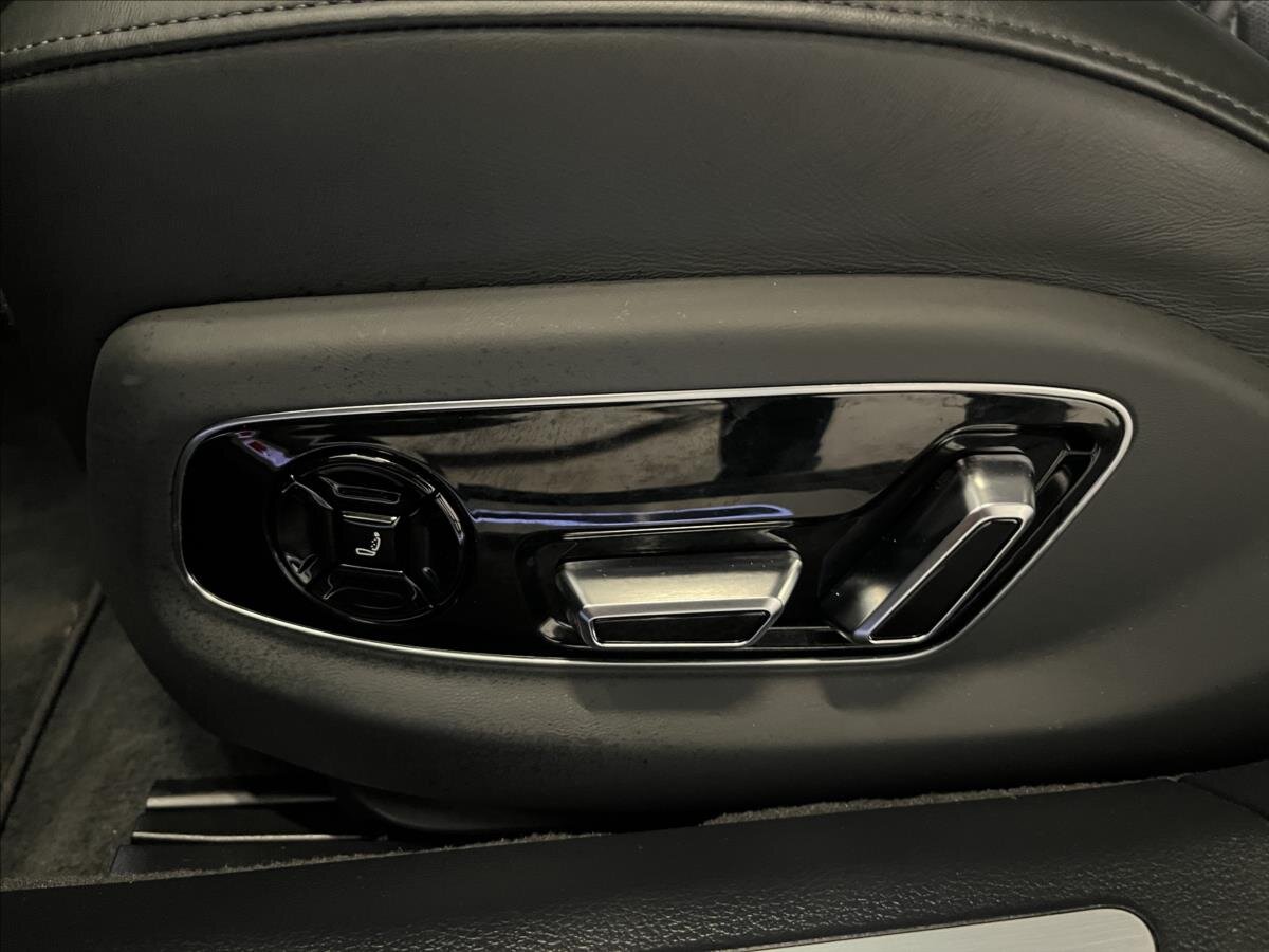 Audi S8 Sedan / Limuzína 4,0 l 420 kw