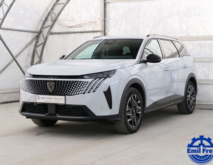 Peugeot 5008 SUV 1,2 l 100 kw