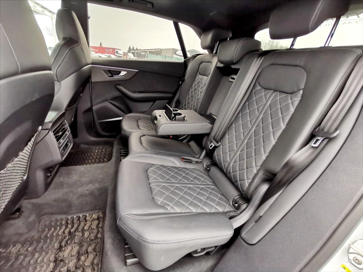 Audi Q8 SUV / Terénní 3,0 l 250 kw